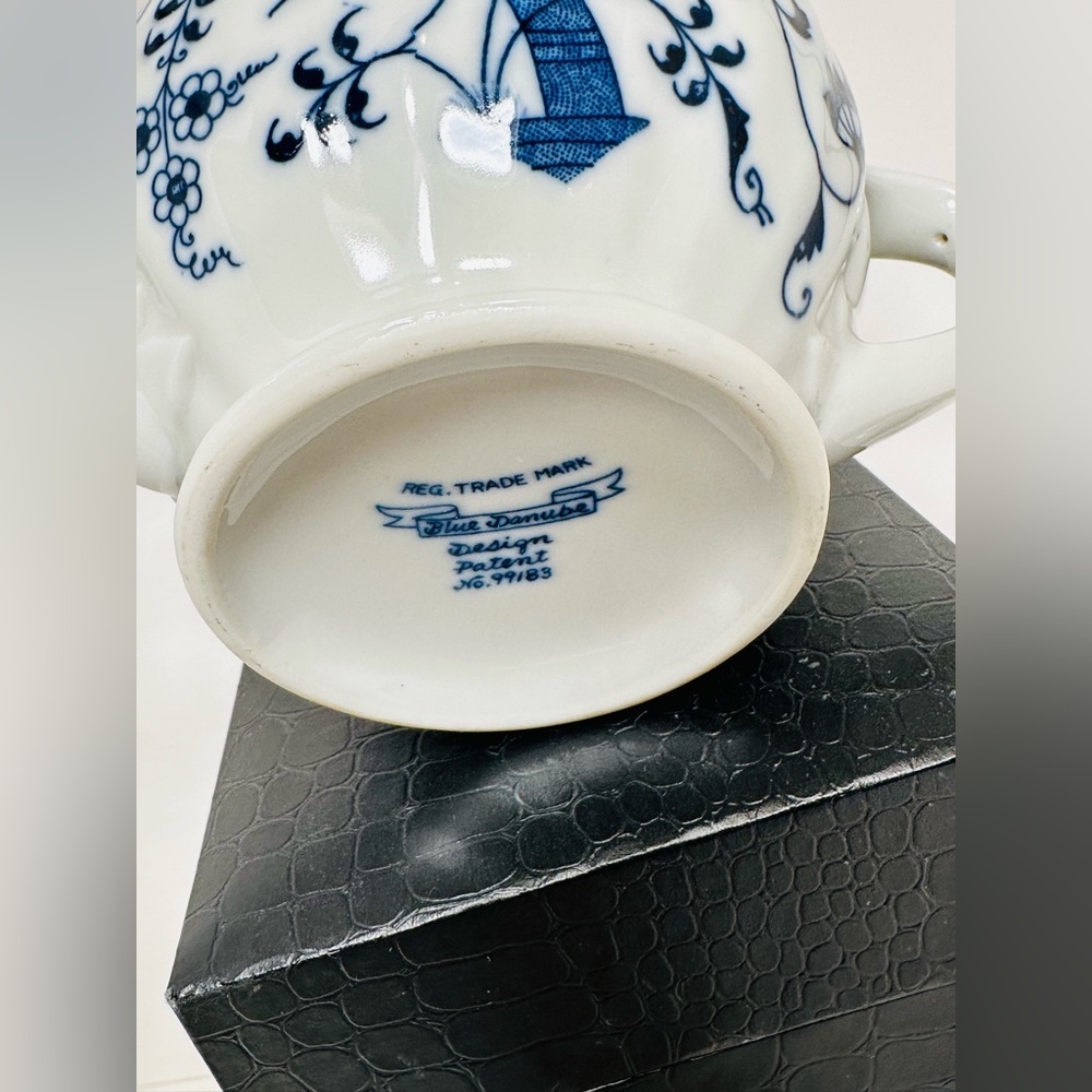 Vintage Blue Danube Porcelain Cream & Sugar Set - Picture 11 of 14